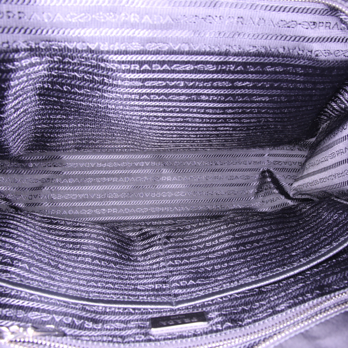 Sac cabas/sac à langer Prada Nylon en toile noire - Detail D2