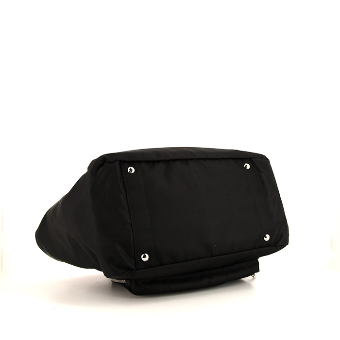Prada Nylon shopping bag in black canvas - Detail D4