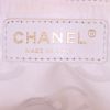 Sac à main Chanel en cuir grainé rose - Detail D3 thumbnail