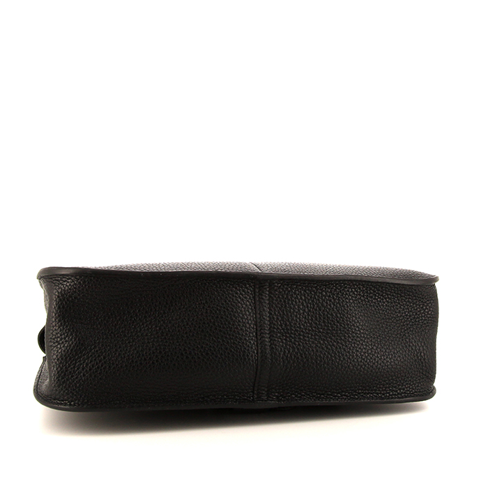 Hermès Halzan medium model shoulder bag in black togo leather - Detail D5