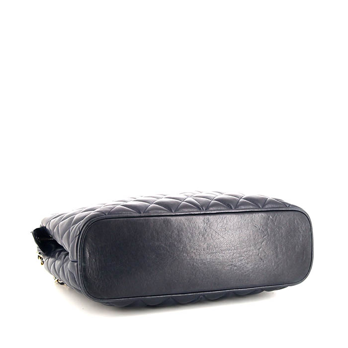 Chanel Vintage handbag in blue quilted leather - Detail D4