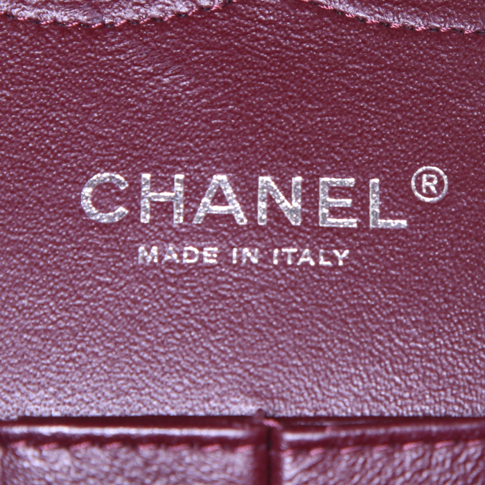 Borsa a tracolla Chanel Timeless jumbo in pelle martellata e trapuntata nera - Detail D4