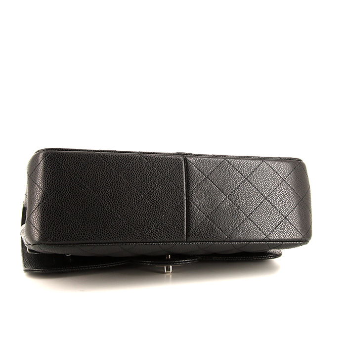 Chanel Timeless jumbo shoulder bag in black quilted grained leather - Detail D5