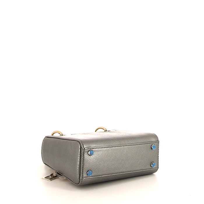 Borsa a tracolla Dior Lady Dior mini in pelle grigia - Detail D5
