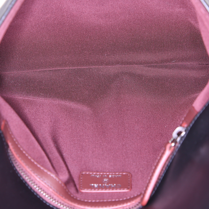 Chanel Pochette pouch in black quilted leather and black leather - Detail D2