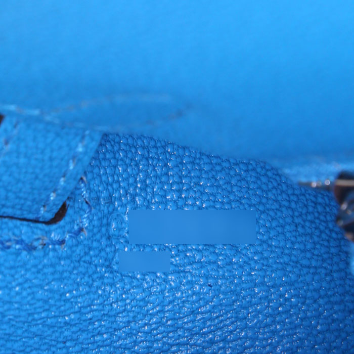 Sac à main Hermes Kelly 25 cm en cuir Mysore bleu - Detail D5