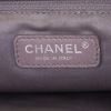 Chanel  Shopping handbag in silver leather - Detail D3 thumbnail