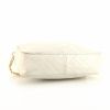Chanel Vintage shoulder bag in white quilted leather - Detail D4 thumbnail