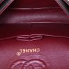 Bolso de mano Chanel Timeless en cuero liso negro - Detail D3 thumbnail