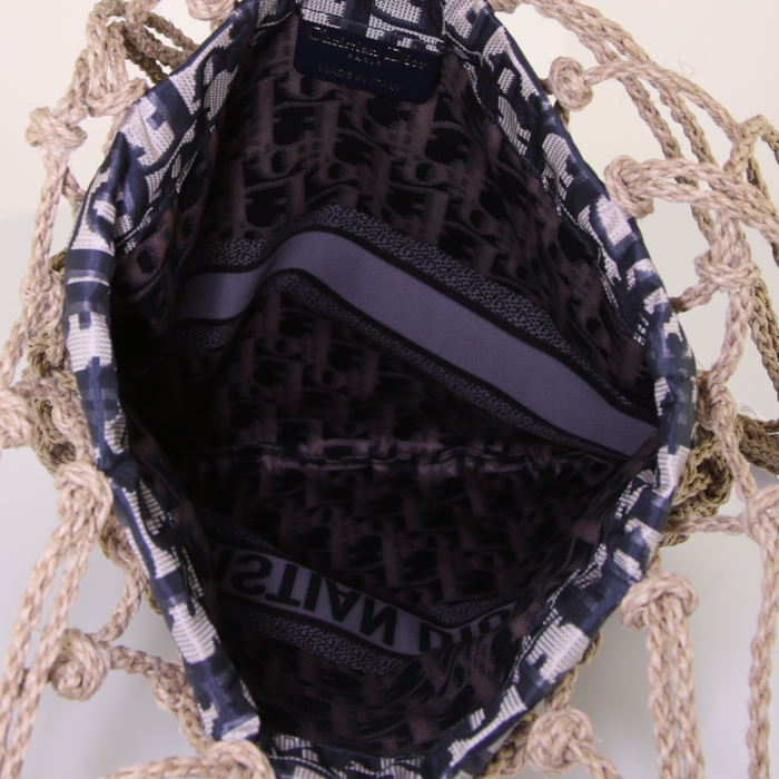 Sac à main Dior Net Bag en toile monogram Oblique bleue et raffia - Detail D2