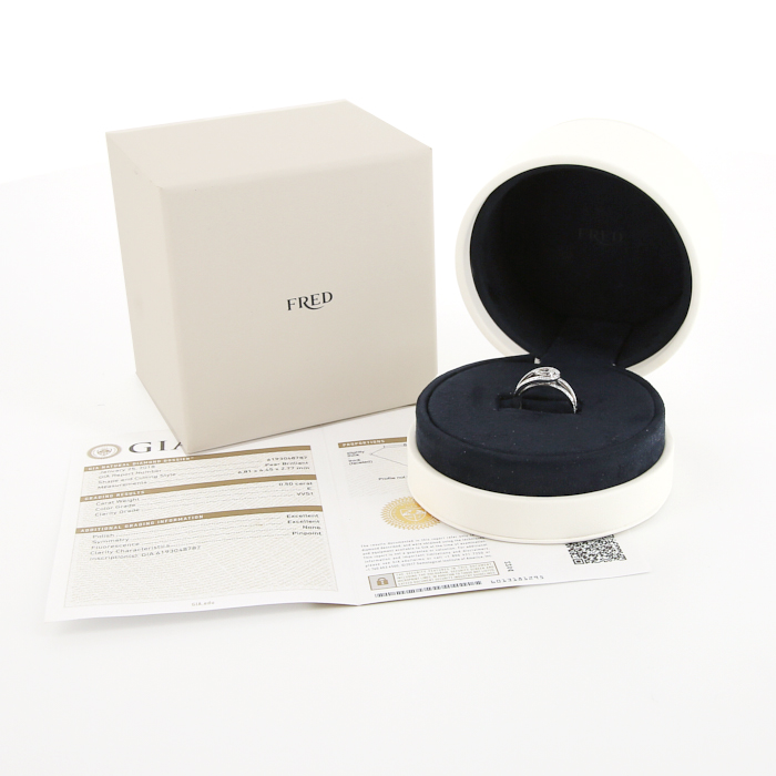 Anello a fascia Fred Lovelight in oro bianco e diamanti - Detail D2