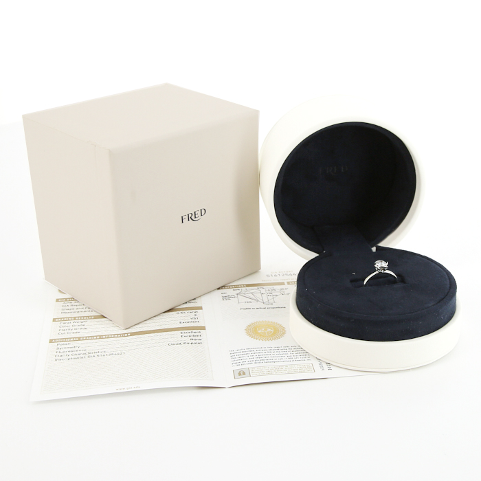 Anello solitario Fred Fleur Céleste in oro bianco e diamante - Detail D2