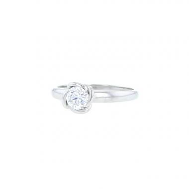 Sortija solitaria Fred Fleur Céleste en oro blanco y diamante Sortija solitaria Fred Fleur Céleste en oro blanco y diamante