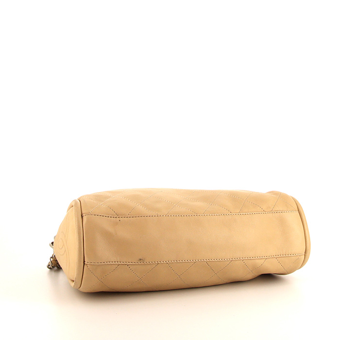 Bolso de mano Chanel Petit Shopping en cuero beige - Detail D4