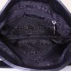 Bolso de mano Chanel Hobo en cuero acolchado negro - Detail D2 thumbnail