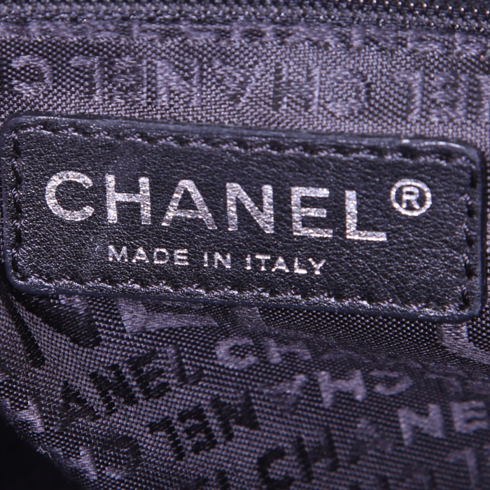 Bolso de mano Chanel Hobo en cuero acolchado negro - Detail D3