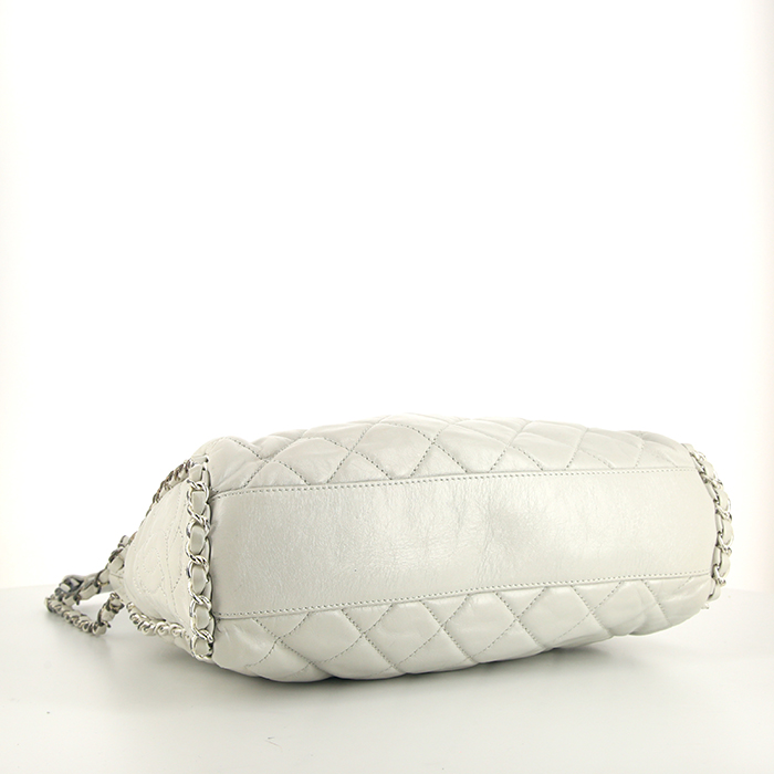 Sac à main Chanel Petit Shopping en cuir matelassé blanc - Detail D4