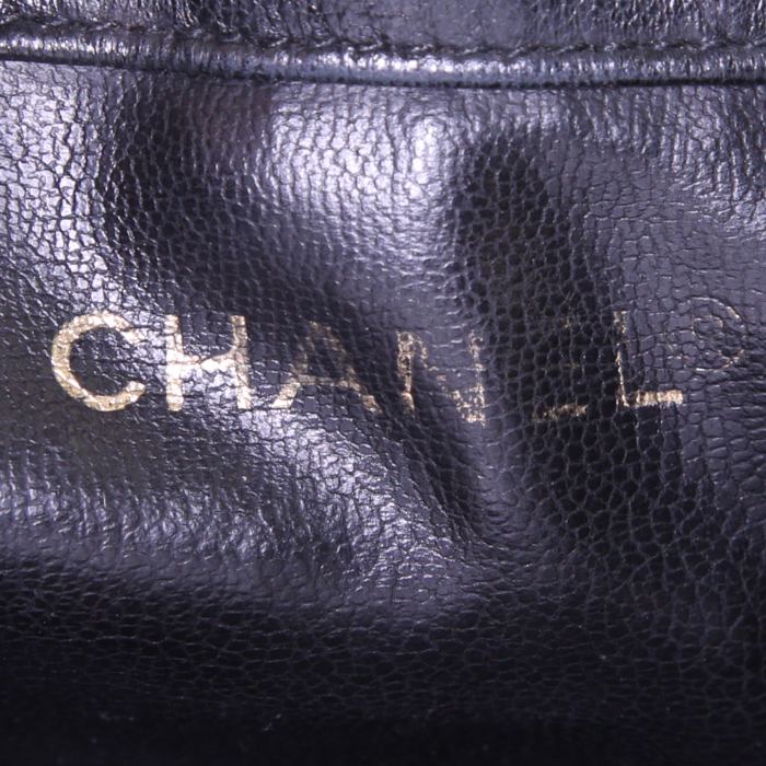 Chanel Vintage shoulder bag in beige raphia and black leather - Detail D3