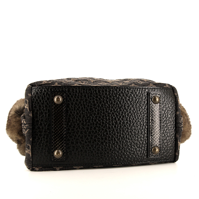 Louis Vuitton Louis Vuitton Editions Limitées handbag in grey monogram canvas - Detail D4