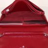 Sac bandoulière Chanel Wallet on Chain en cuir grainé matelassé rouge - Detail D2 thumbnail