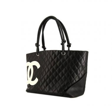 Bolso Cabás Chanel Cambon en cuero acolchado negro