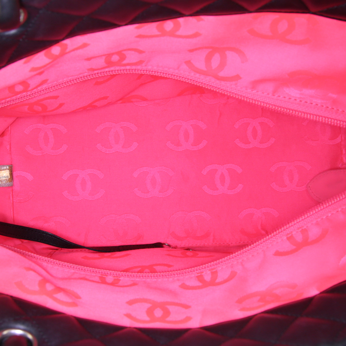 Bolso Cabás Chanel Cambon en cuero acolchado negro - Detail D2