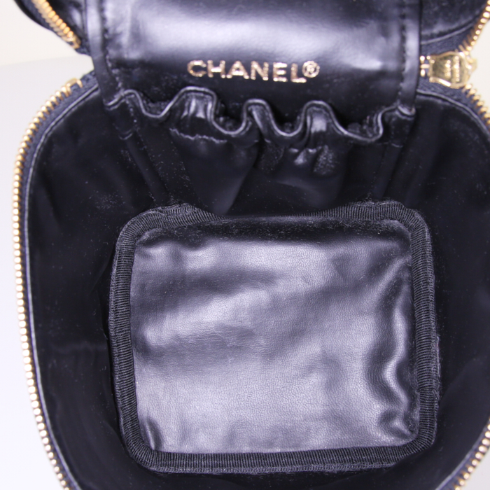 Vanity Chanel Vanity en cuero negro - Detail D2