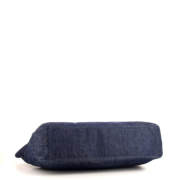 Chanel Coco Mark Tote shopping bag in blue denim canvas - Detail D4