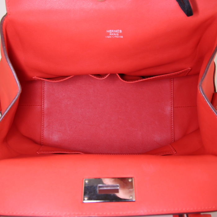 Bolso de mano Hermès Tool Box modelo pequeño en cuero swift rojo - Detail D3