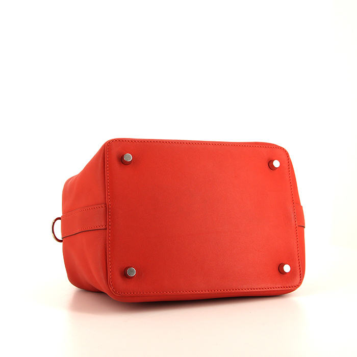 Bolso de mano Hermès Tool Box modelo pequeño en cuero swift rojo - Detail D5