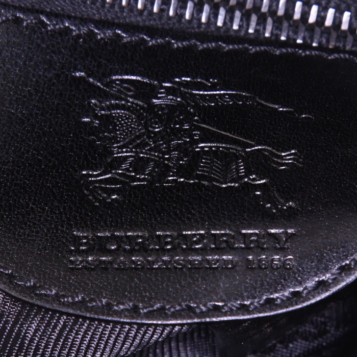 Handbag in black leather - Detail D3