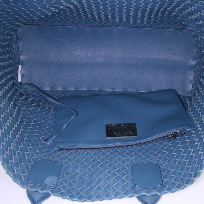 Sac shopping Bottega Veneta Cabat en cuir tressé bleu - Detail D2