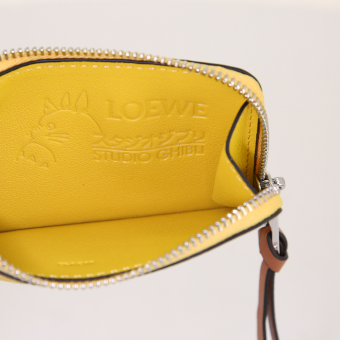 Pochette Loewe Wallet en cuir jaune - Detail D2