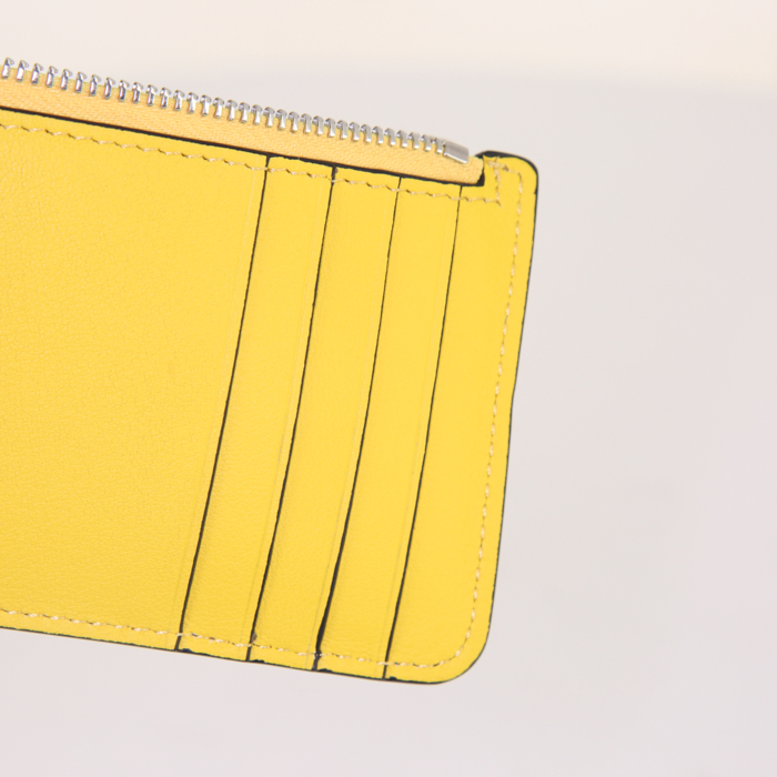 Pochette Loewe Wallet en cuir jaune - Detail D4