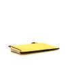 Bolsito de mano Loewe Wallet en cuero amarillo - Detail D5 thumbnail