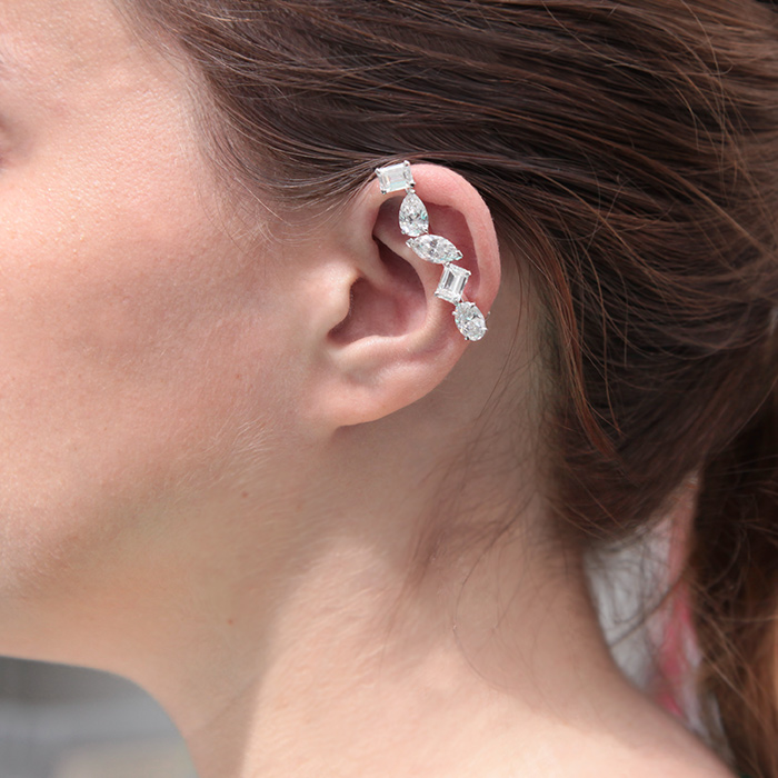 Bijou d'oreille Messika Meli-Melo en or blanc et diamants (5,13 carats) - Detail D1