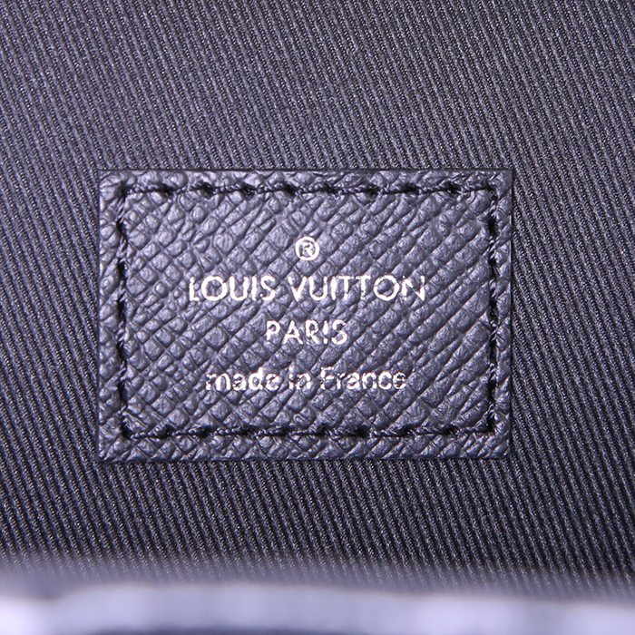 Zaino Louis Vuitton Outdoor in tela monogram e pelle taiga nera - Detail D3