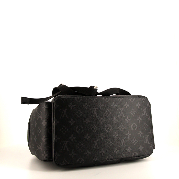 Sac à dos Louis Vuitton Outdoor en toile monogram et cuir taiga noir - Detail D4