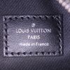 Mochila Louis Vuitton Josh en lona a cuadros gris Graphite y cuero negro - Detail D3 thumbnail