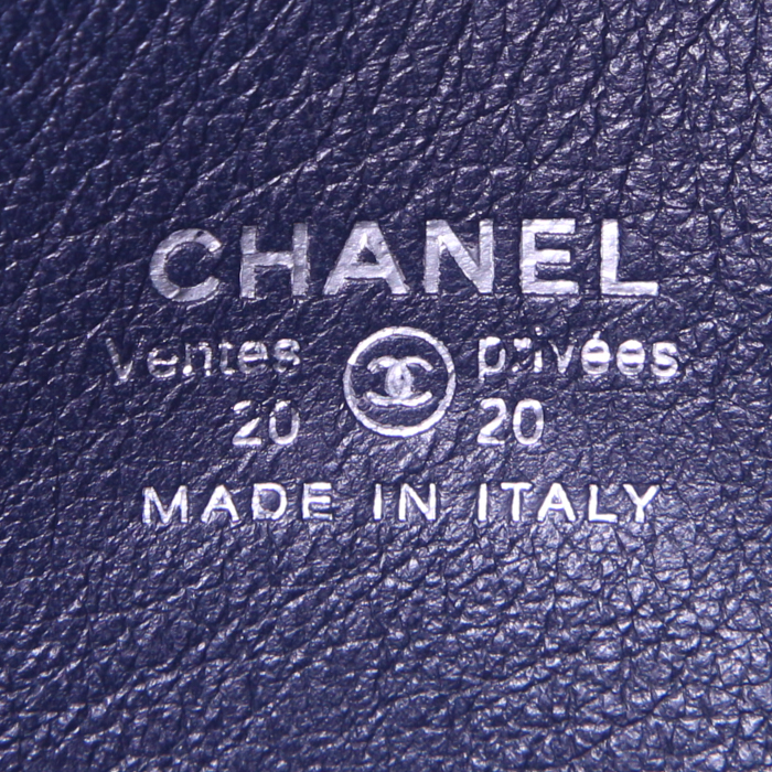 Chanel Pochette Airline pouch in navy blue leather - Detail D3