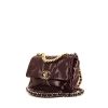 Chanel 19 shoulder bag in burgundy patent quilted leather - 00pp thumbnail