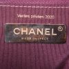 Borsa a tracolla Chanel 19 in pelle verniciata e foderata bordeaux - Detail D4 thumbnail