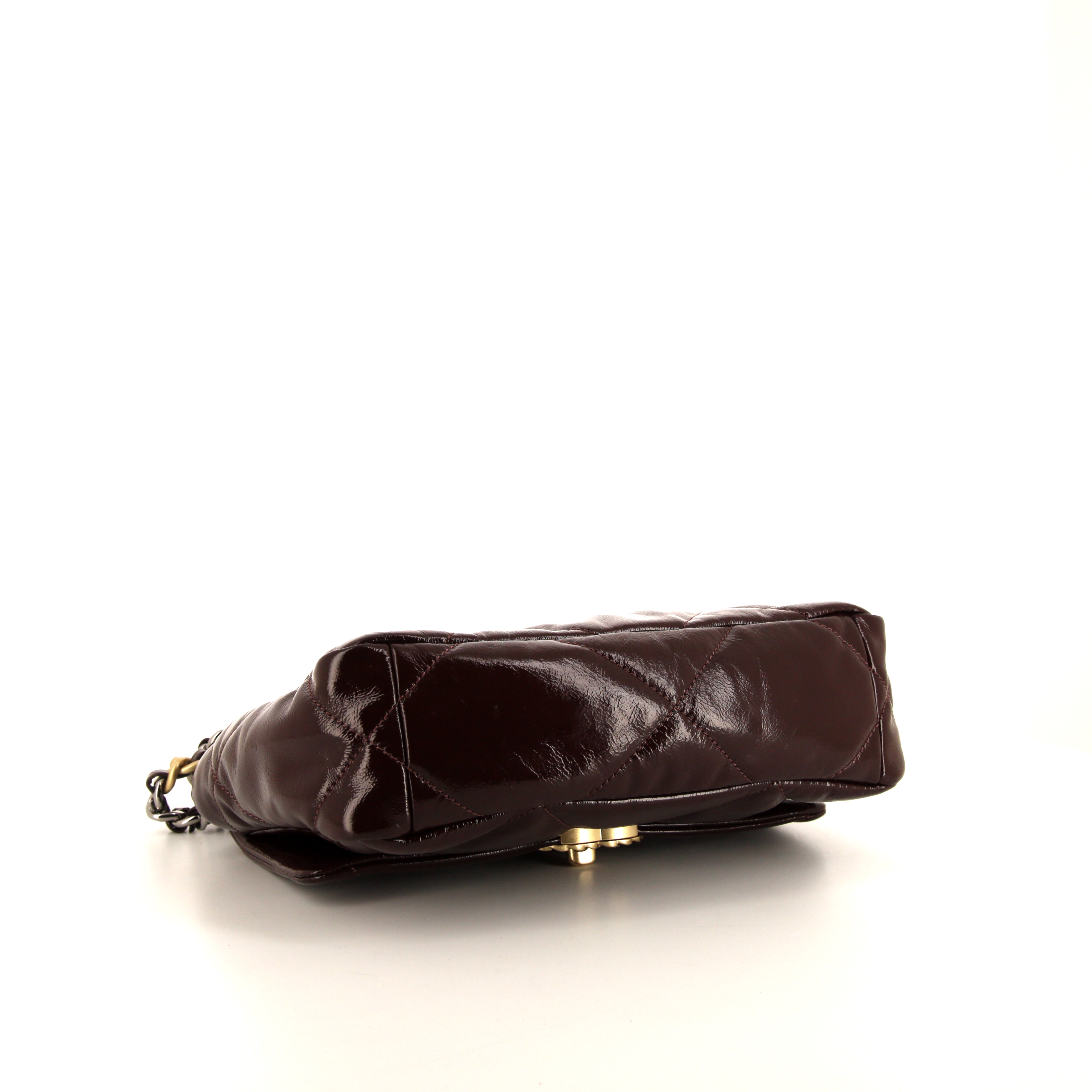Borsa a tracolla Chanel 19 in pelle verniciata e foderata bordeaux - Detail D5