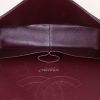 Bolso bandolera Chanel Timeless jumbo en cuero granulado acolchado negro - Detail D3 thumbnail
