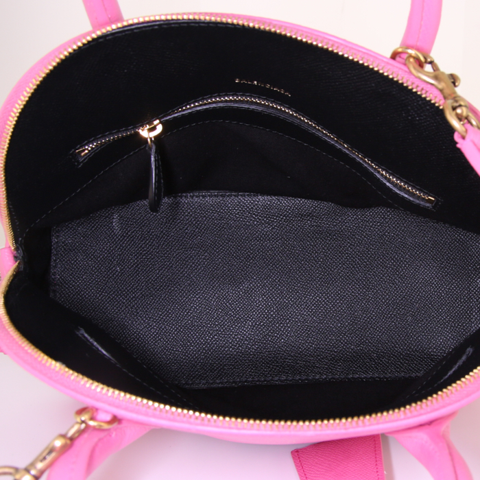 Balenciaga Ville Top Handle shoulder bag in pink grained leather - Detail D3