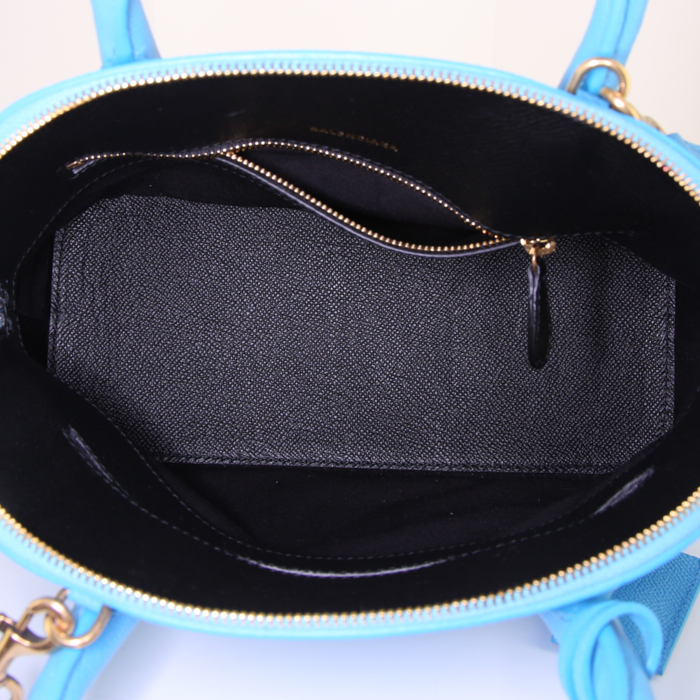 Borsa a tracolla Balenciaga Ville Top Handle in pelle martellata blu - Detail D3
