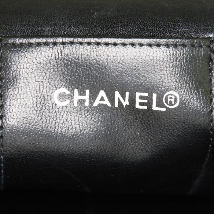 Chanel  Vintage shoulder bag  in black canvas  and black leather - Detail D3