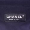 Bolso de mano Chanel Timeless en ante azul y negro - Detail D2 thumbnail