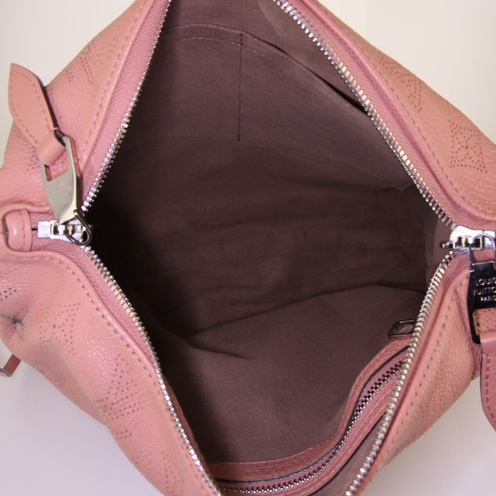 Borsa Louis Vuitton Selene in pelle Mahina rosa - Detail D3