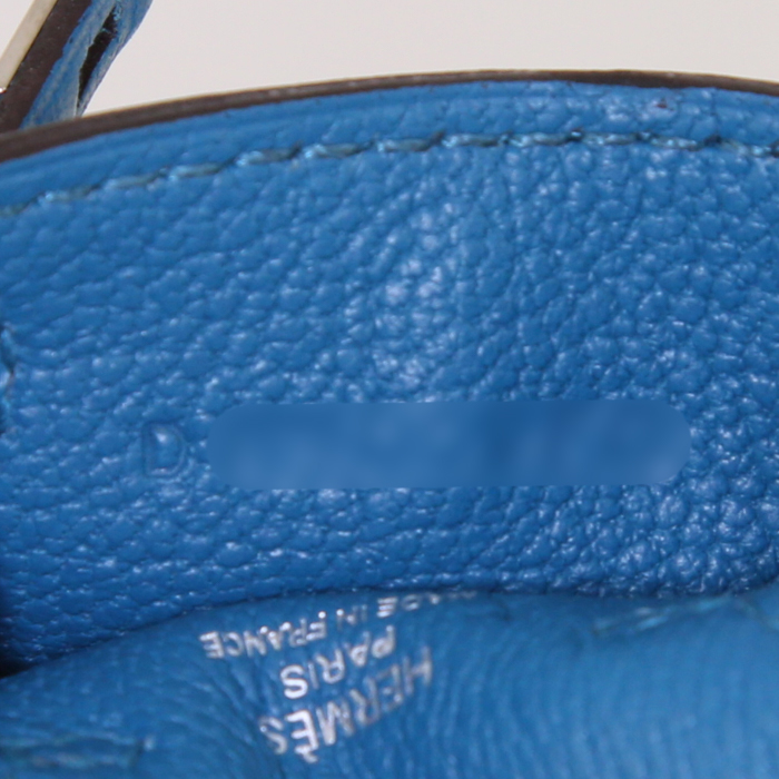 Sac Hermès Kelly Twilly bag charm en cuir Swift Bleu Izmir et soie - Detail D3